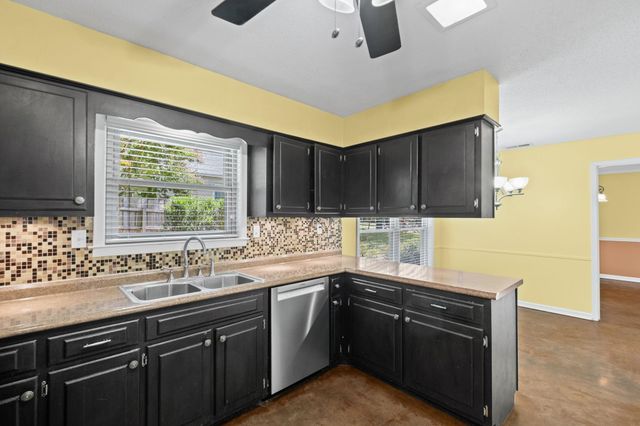 2174 MONTEGO DR, Memphis, TN 38016