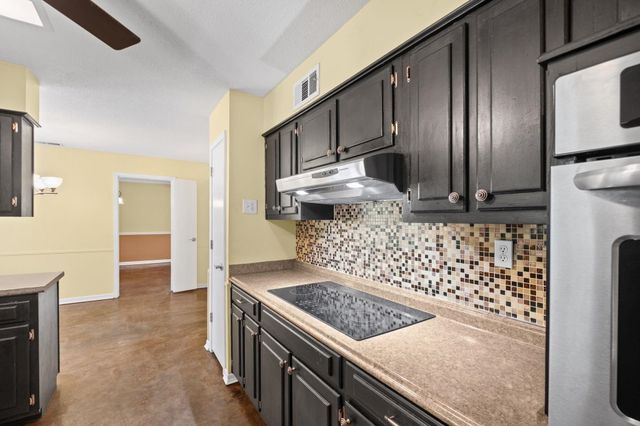 2174 MONTEGO DR, Memphis, TN 38016