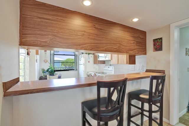 1524 Whitehall Drive 406, Davie, FL 33324