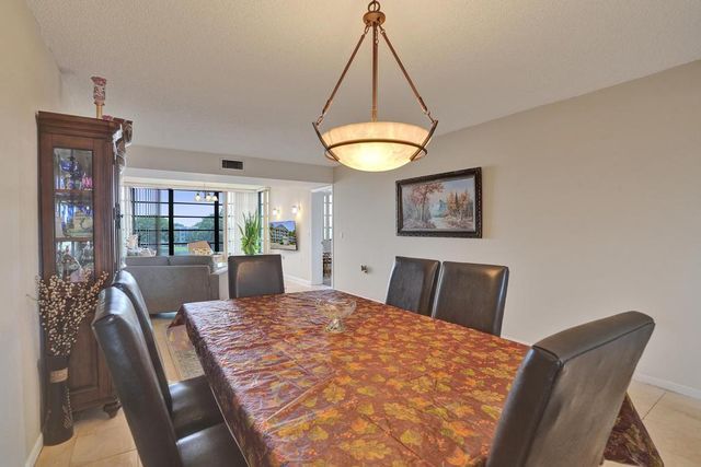 1524 Whitehall Drive 406, Davie, FL 33324