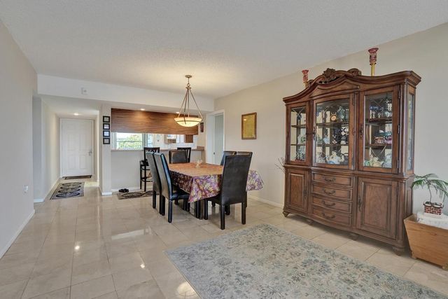 1524 Whitehall Drive 406, Davie, FL 33324