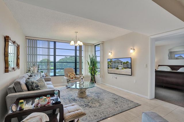 1524 Whitehall Drive 406, Davie, FL 33324