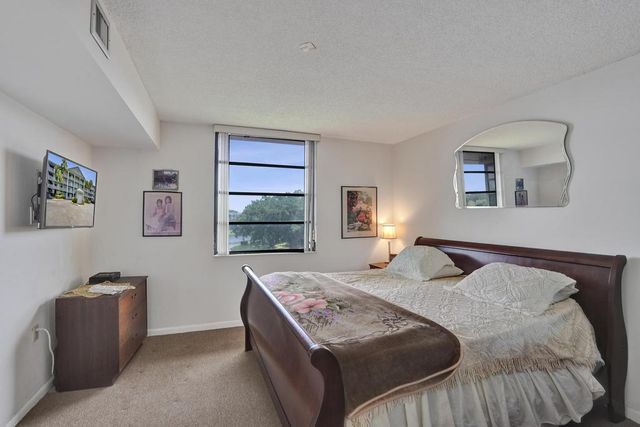 1524 Whitehall Drive 406, Davie, FL 33324