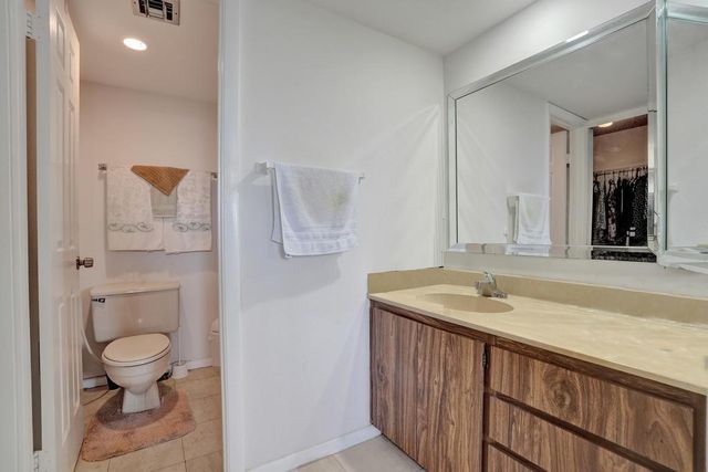 1524 Whitehall Drive 406, Davie, FL 33324
