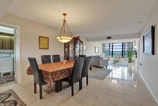 1524 Whitehall Drive 406, Davie, FL 33324