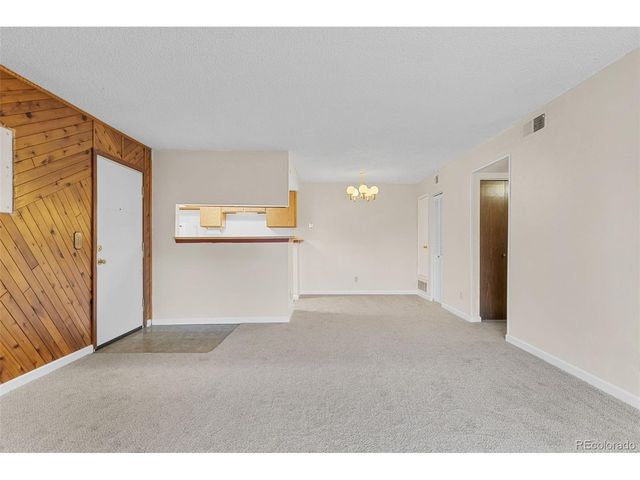 921 Walden St 108, Aurora, CO 80017