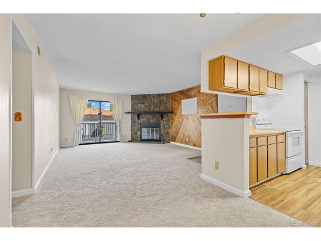 921 Walden St 108, Aurora, CO 80017