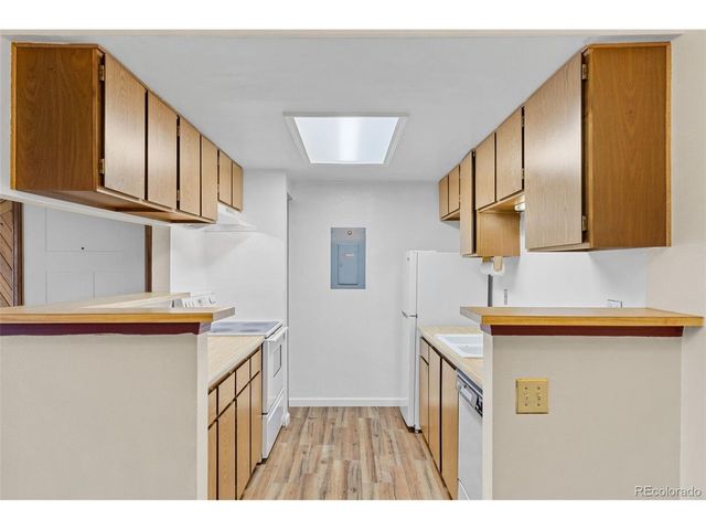 921 Walden St 108, Aurora, CO 80017
