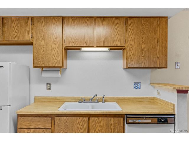 921 Walden St 108, Aurora, CO 80017