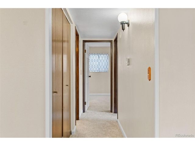921 Walden St 108, Aurora, CO 80017