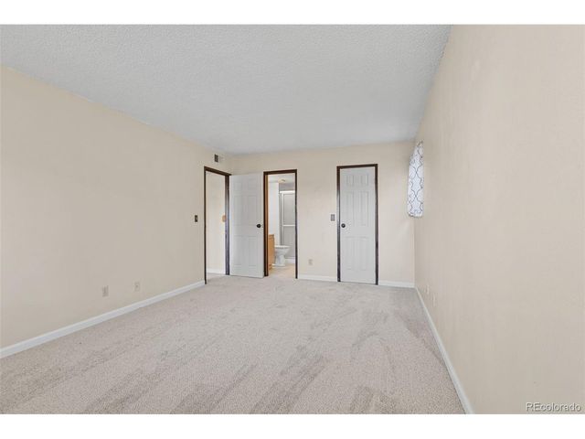 921 Walden St 108, Aurora, CO 80017
