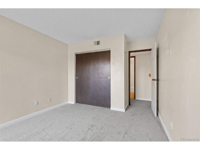 921 Walden St 108, Aurora, CO 80017