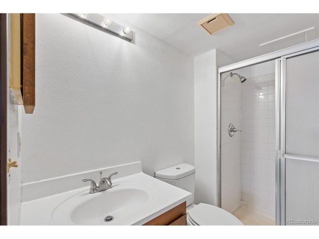 921 Walden St 108, Aurora, CO 80017