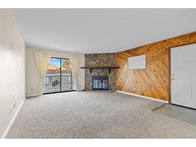 921 Walden St 108, Aurora, CO 80017