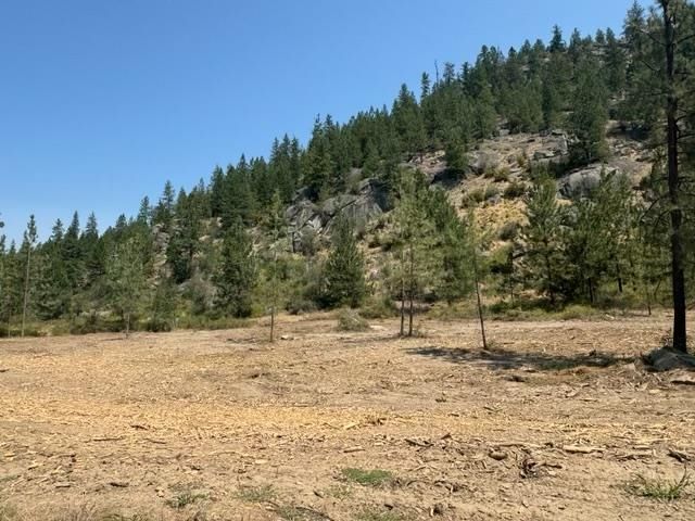 13604 N River Bluff Ln, Spokane, WA 99208