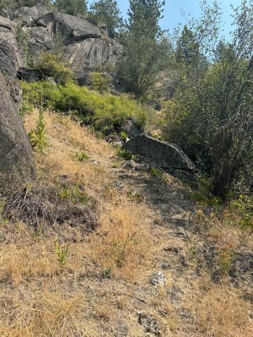 13604 N River Bluff Ln, Spokane, WA 99208