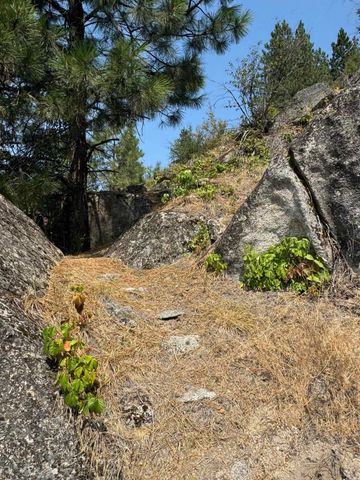 13604 N River Bluff Ln, Spokane, WA 99208