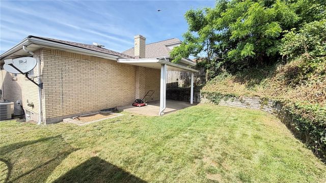 2972 Ruthwood Ave, Baldwin Boro, PA 15227