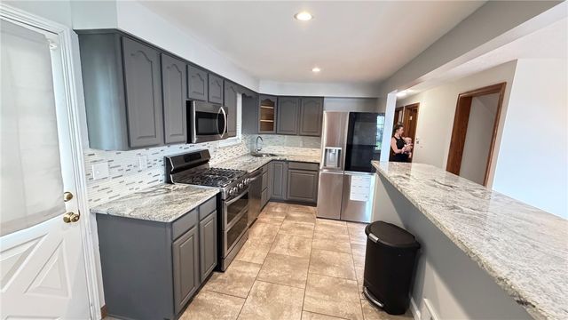2972 Ruthwood Ave, Baldwin Boro, PA 15227