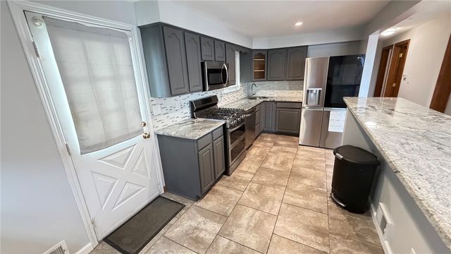 2972 Ruthwood Ave, Baldwin Boro, PA 15227
