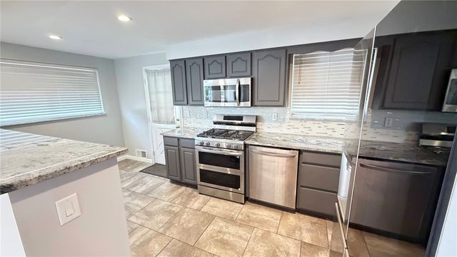 2972 Ruthwood Ave, Baldwin Boro, PA 15227