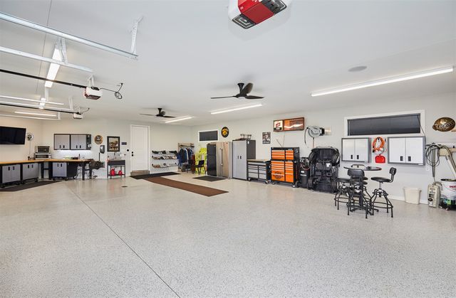 11174 NW 108th Court, Granger, IA 50109