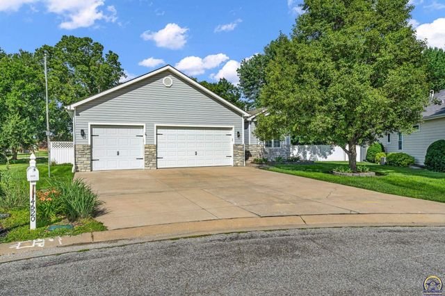 4520 SW Woods DR, Topeka, KS 66610