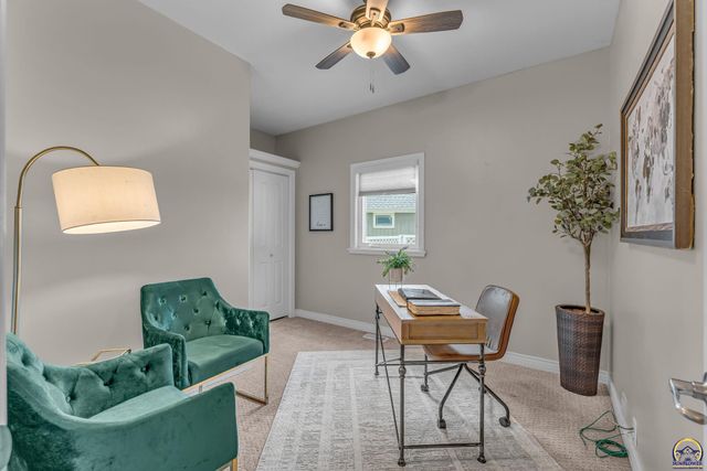 4520 SW Woods DR, Topeka, KS 66610