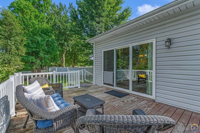 4520 SW Woods DR, Topeka, KS 66610
