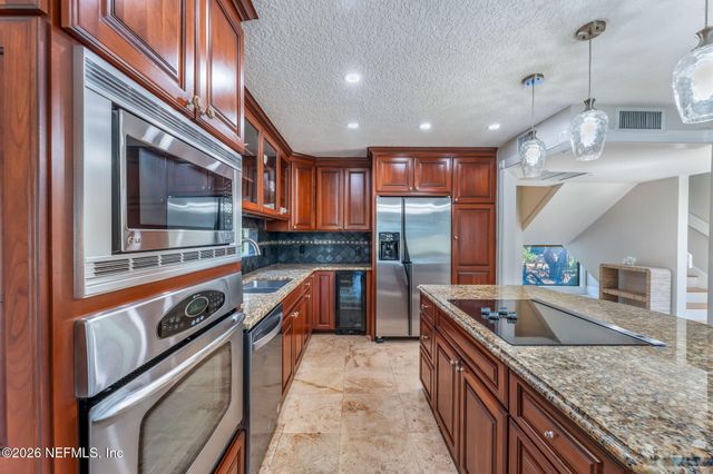 45 LAKE JULIA Drive S, Ponte Vedra Beach, FL 32082