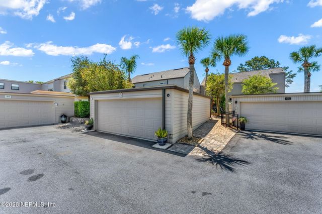 45 LAKE JULIA Drive S, Ponte Vedra Beach, FL 32082