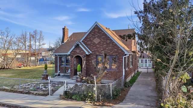 5038 E Commerce Ave, Spokane, WA 99212