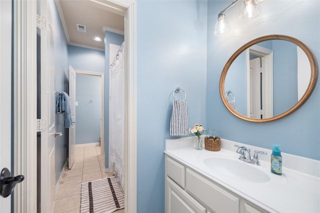 12118 W Allen Shore Drive, Cypress, TX 77433