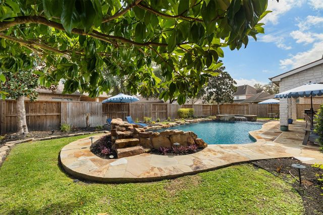 12118 W Allen Shore Drive, Cypress, TX 77433