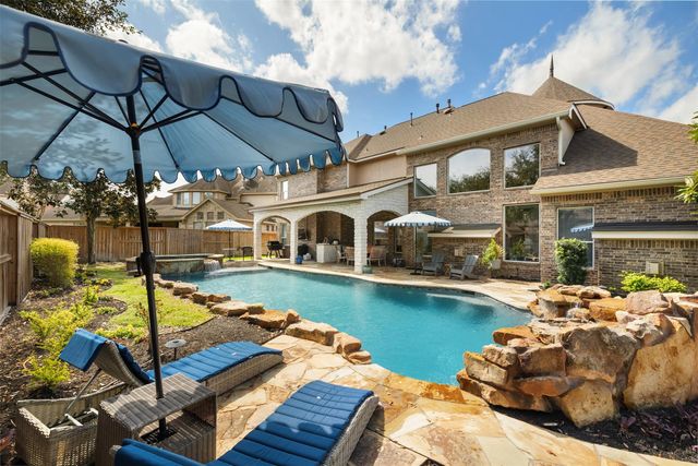 12118 W Allen Shore Drive, Cypress, TX 77433