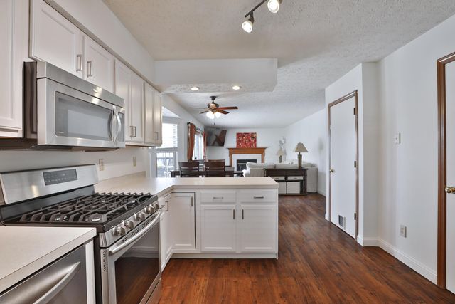 6736 Riverside Glen Court, Dublin, OH 43017