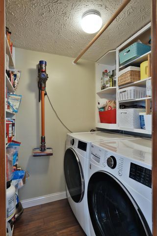 6736 Riverside Glen Court, Dublin, OH 43017