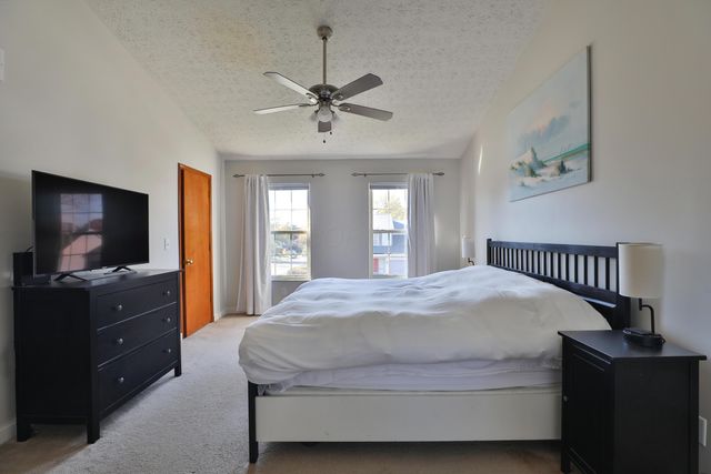 6736 Riverside Glen Court, Dublin, OH 43017