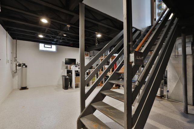 6736 Riverside Glen Court, Dublin, OH 43017