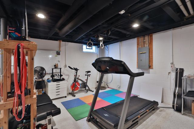 6736 Riverside Glen Court, Dublin, OH 43017