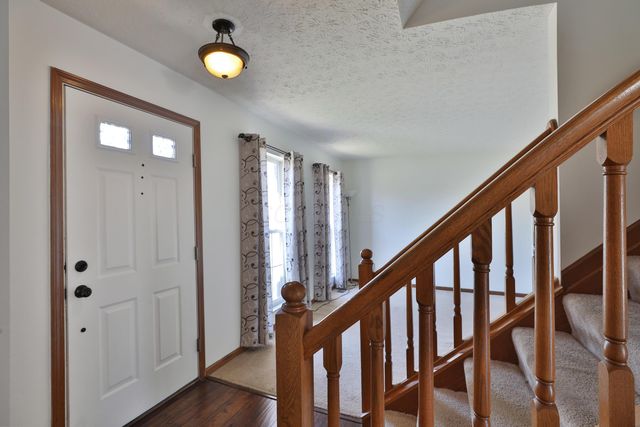 6736 Riverside Glen Court, Dublin, OH 43017