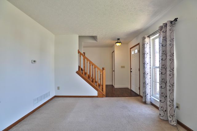 6736 Riverside Glen Court, Dublin, OH 43017