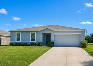 811 Serenade Street NW, Palm Bay, FL 32907