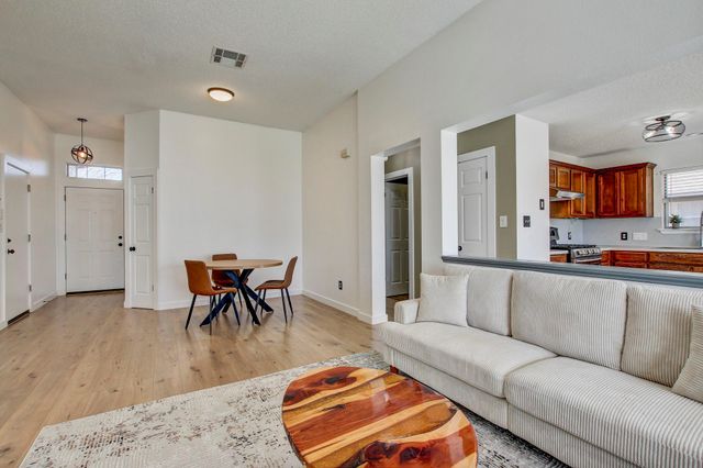 806 Ridge View DR, Leander, TX 78641