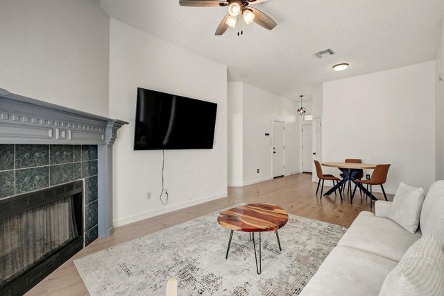 806 Ridge View DR, Leander, TX 78641