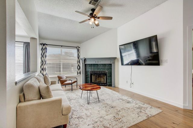 806 Ridge View DR, Leander, TX 78641