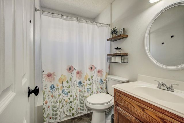 806 Ridge View DR, Leander, TX 78641