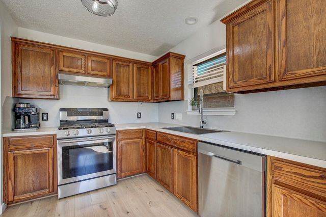 806 Ridge View DR, Leander, TX 78641