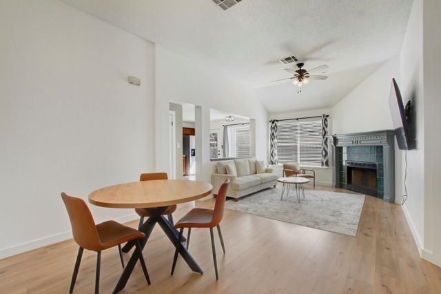 806 Ridge View DR, Leander, TX 78641