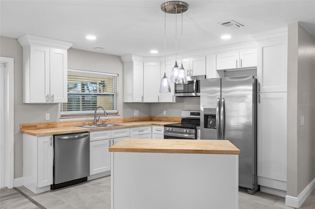 6649 PAMPUS DRIVE, Orlando, FL 32819